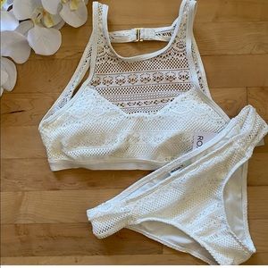 Roxy Surf Memory High-Neck Crochet Bikini Set S